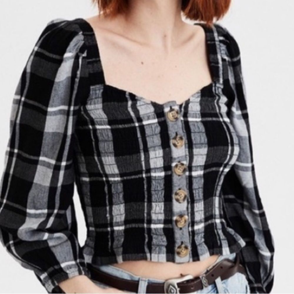 American‎ eagle smocked balloon sleeve button front top